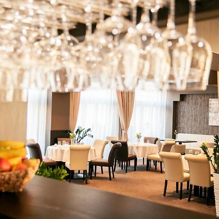 Azul Hotel & Restaurant פרטיזנסקה מראה חיצוני תמונה