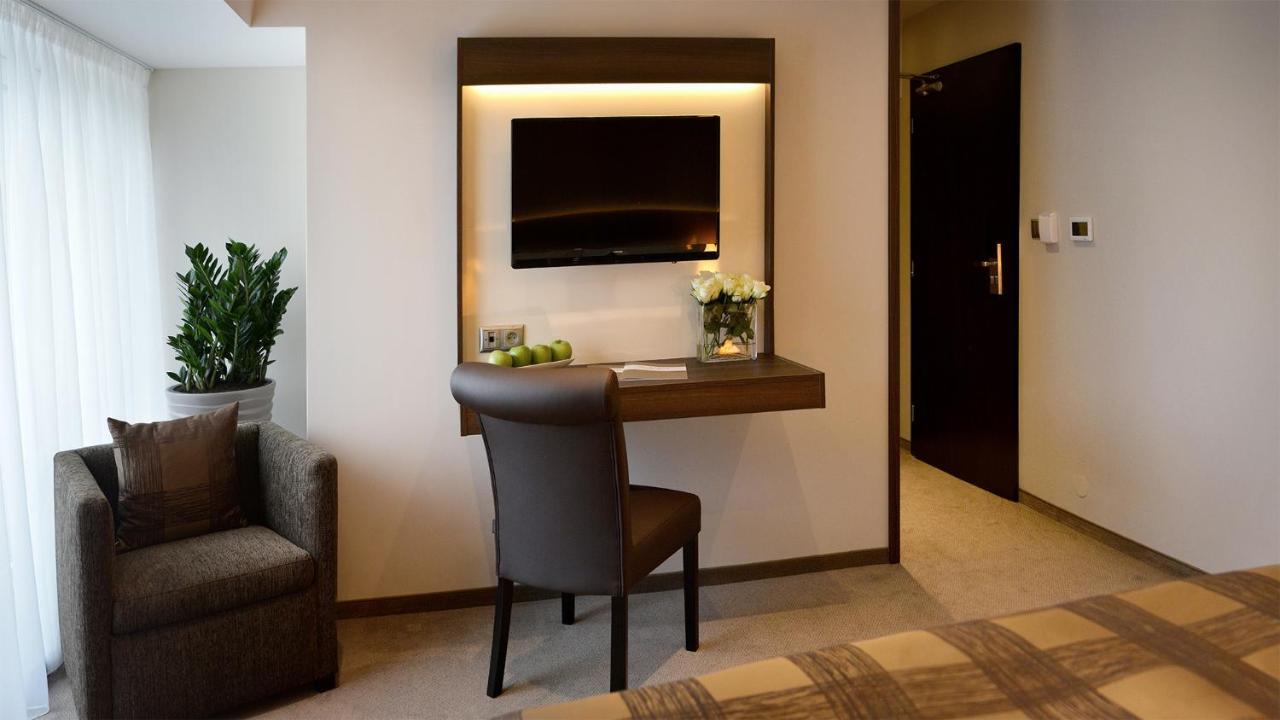Azul Hotel & Restaurant פרטיזנסקה מראה חיצוני תמונה