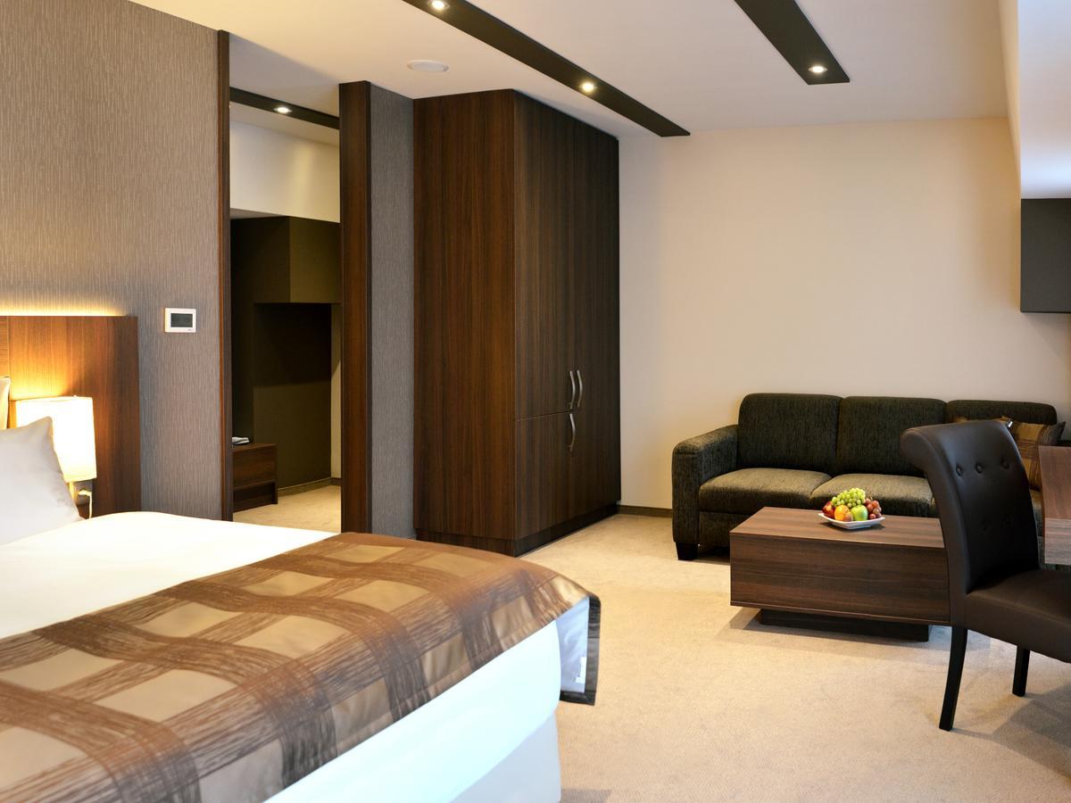 Azul Hotel & Restaurant פרטיזנסקה מראה חיצוני תמונה